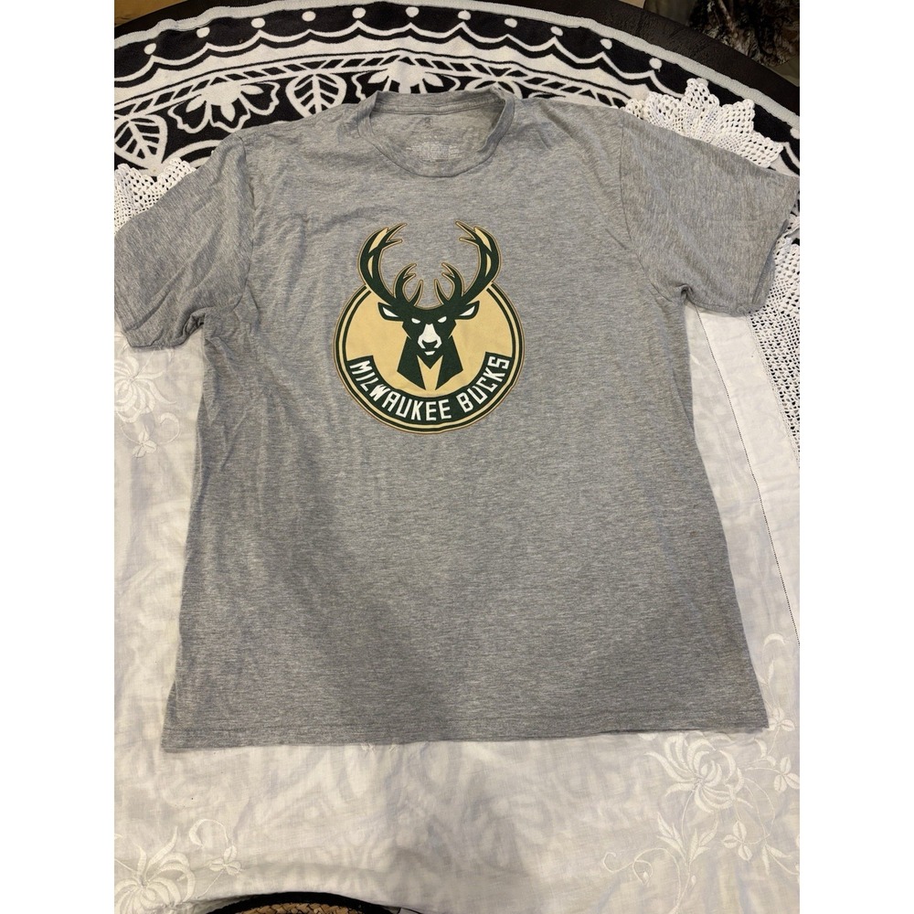 MLB Fanatics Milwaukee Bucks #34 Giannis Antetokounmpo Mens Sz Large Gray Shirt